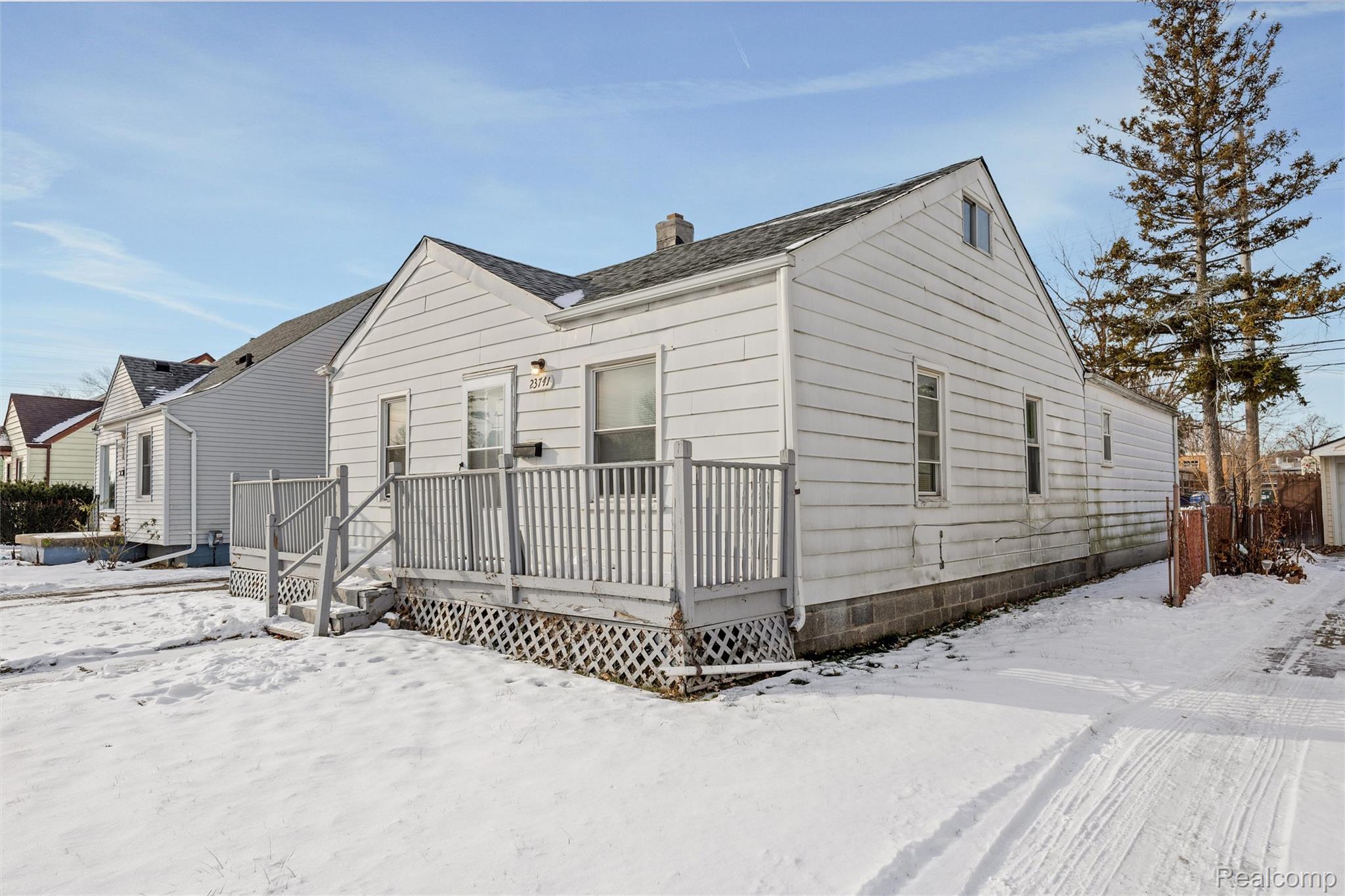 23741 Lambrecht Avenue