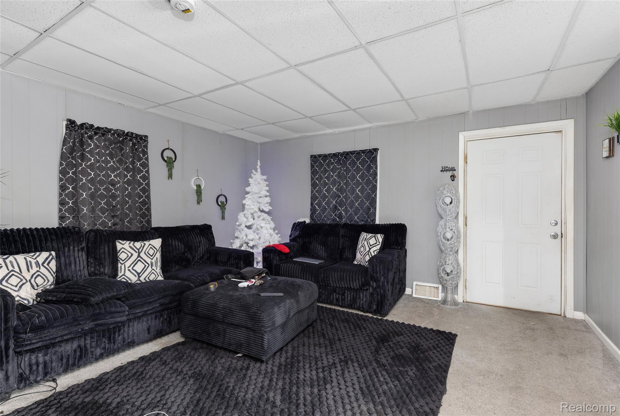 23741 Lambrecht Avenue