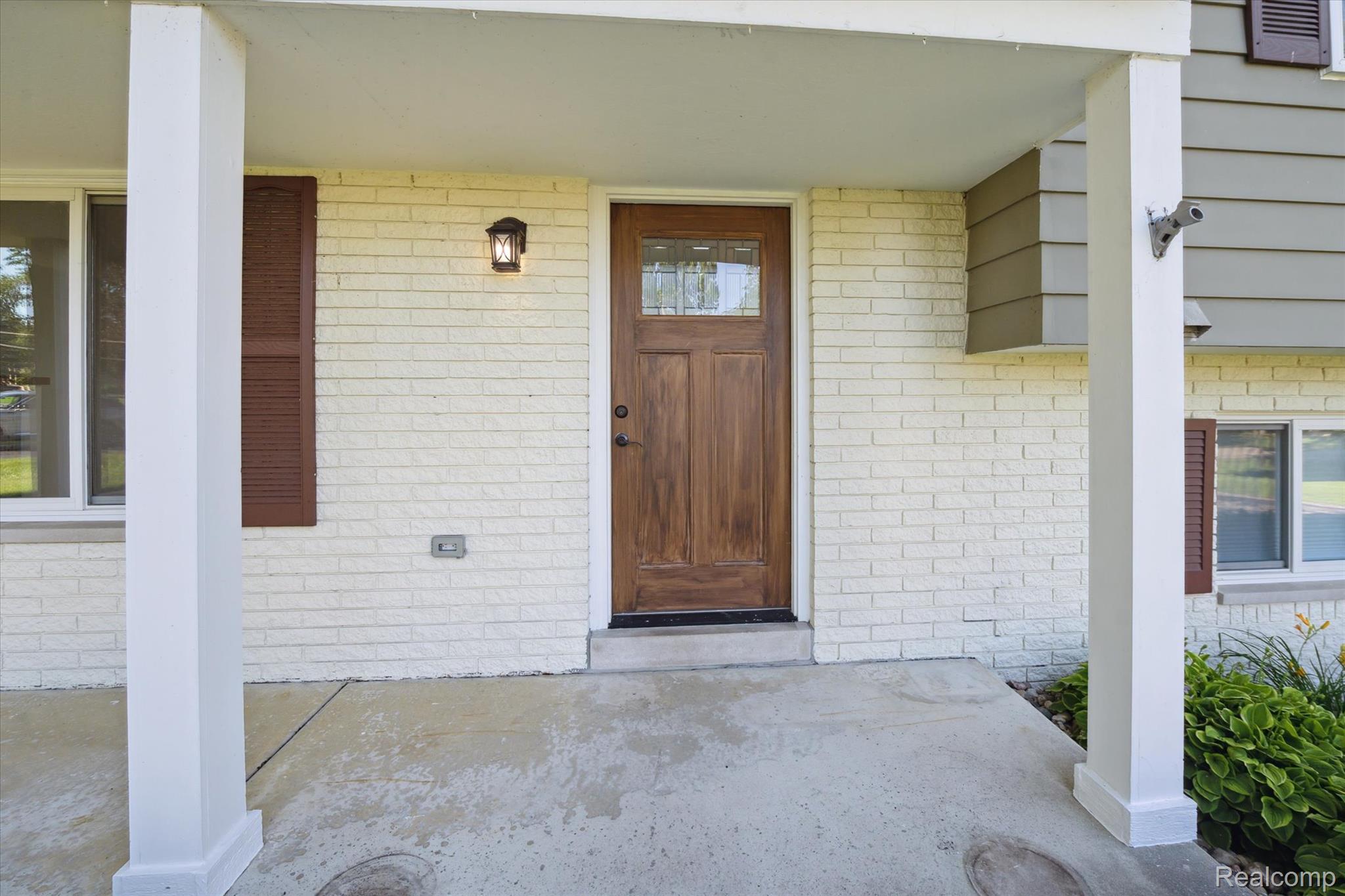 5100 Surfwood Drive