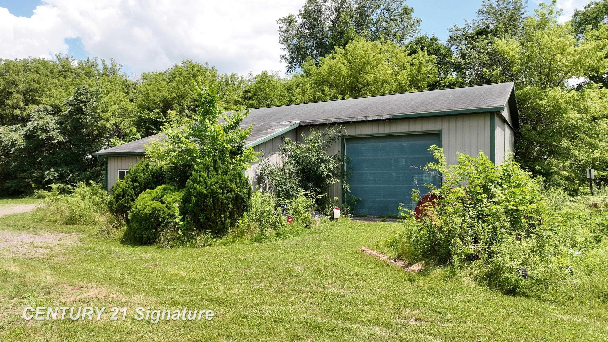 3349 W Lake Road