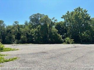 7585 BELLEVILLE Road