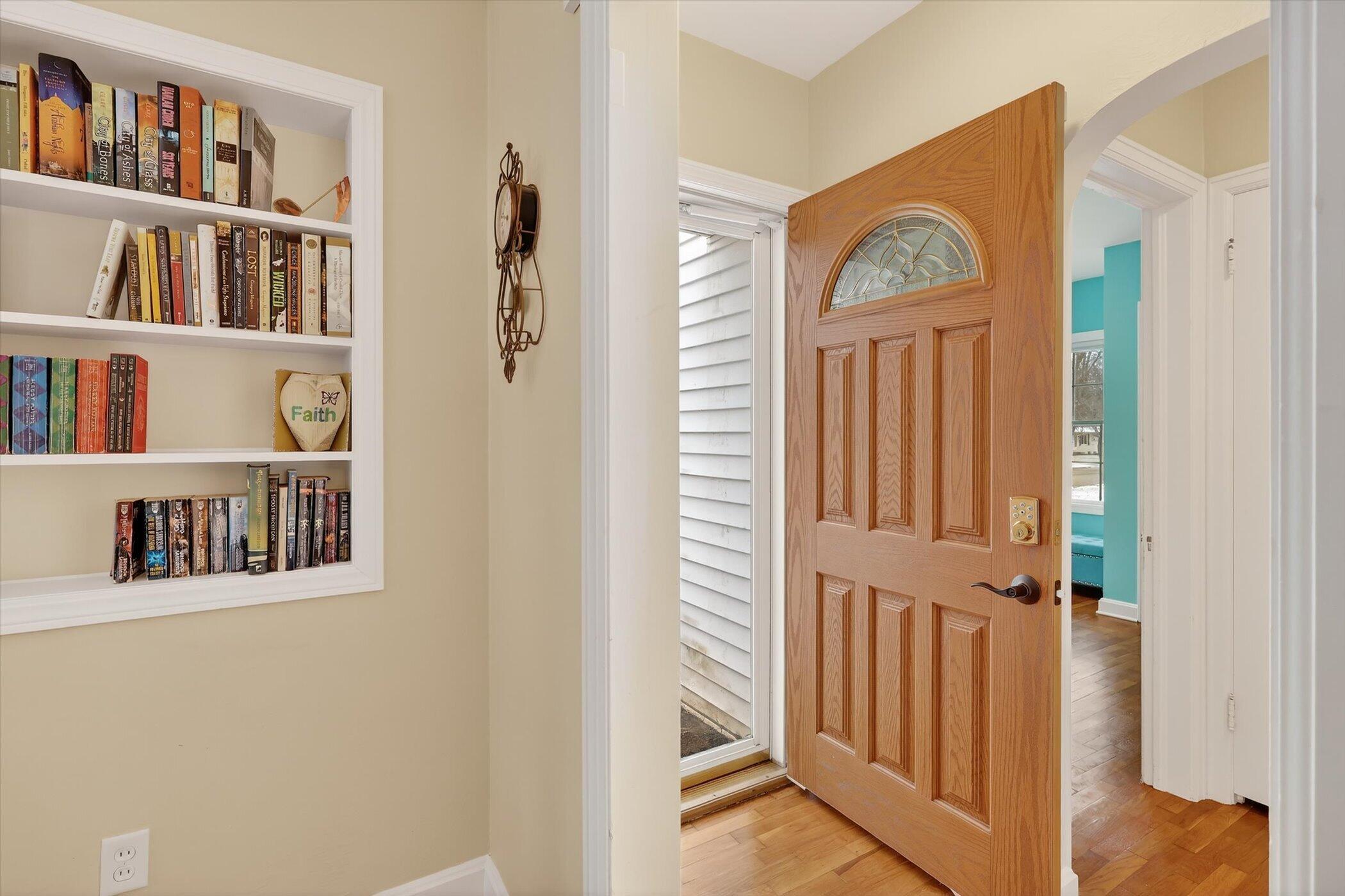 818 Parchmount Avenue