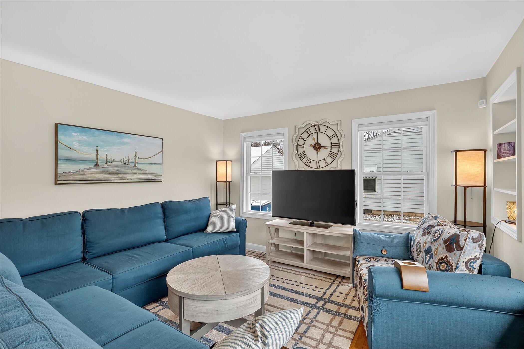 818 Parchmount Avenue