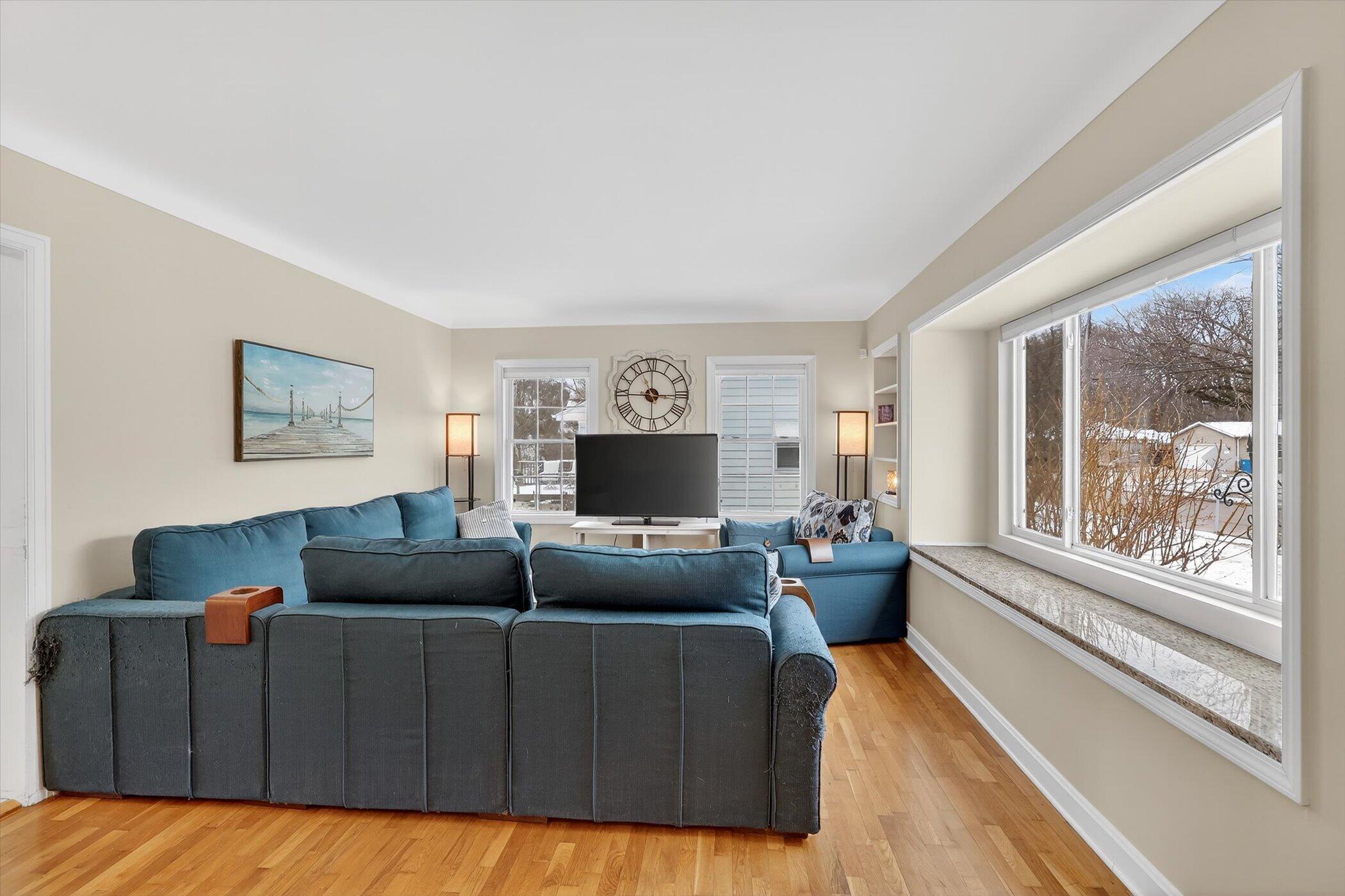 818 Parchmount Avenue