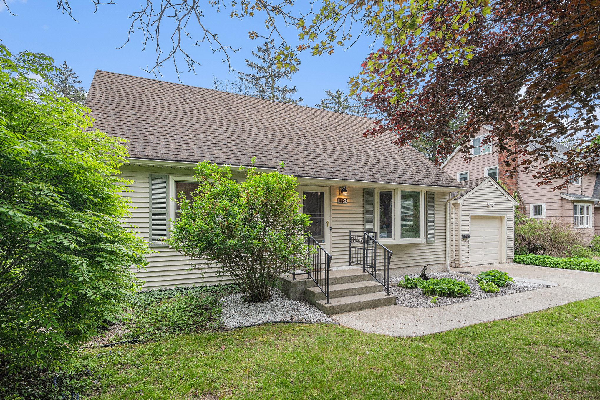 1132 SABRON Drive