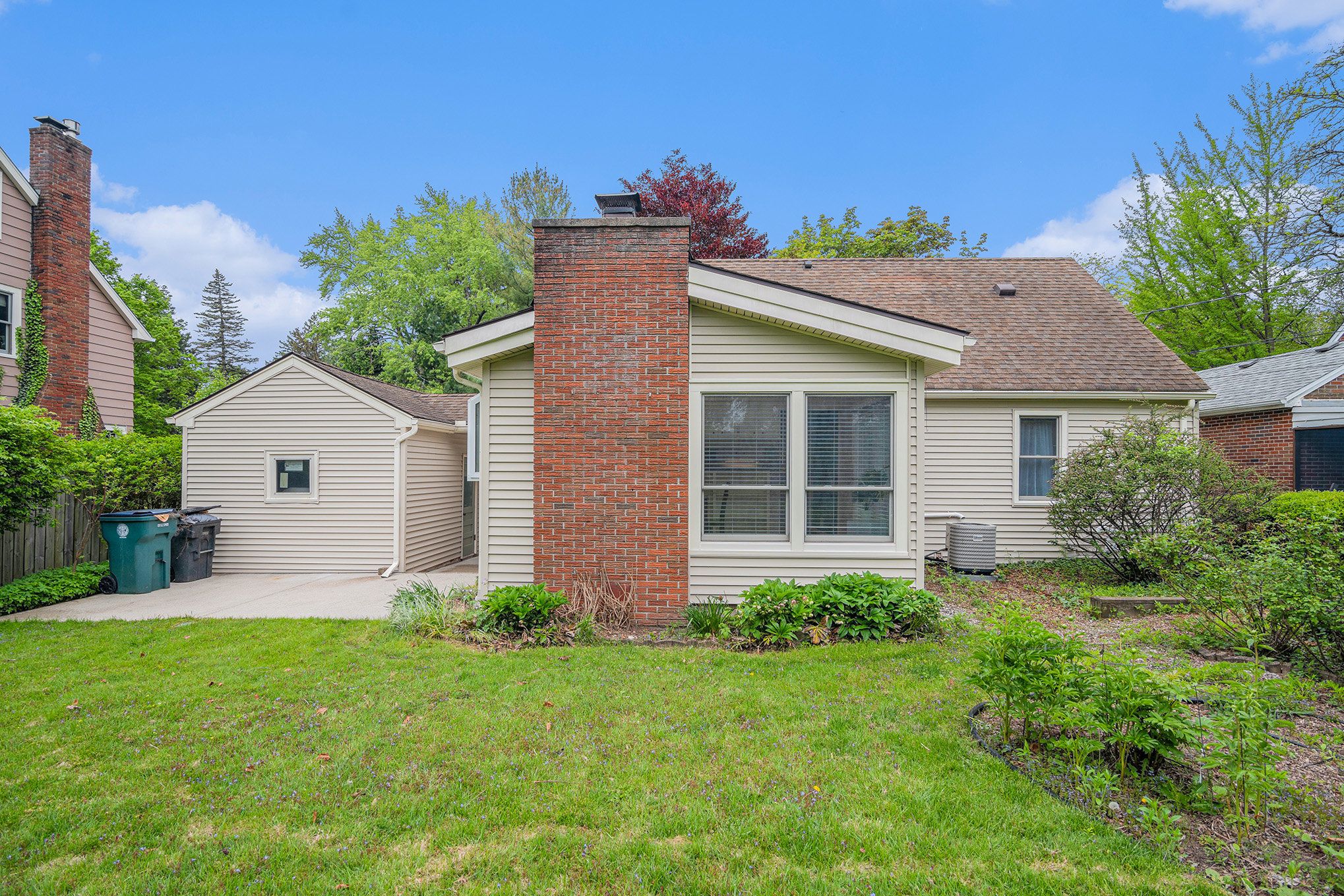 1132 SABRON Drive