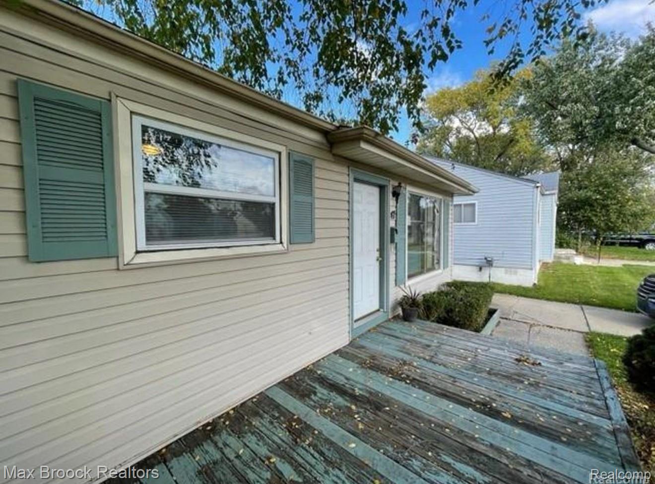 47 E Barrett Avenue