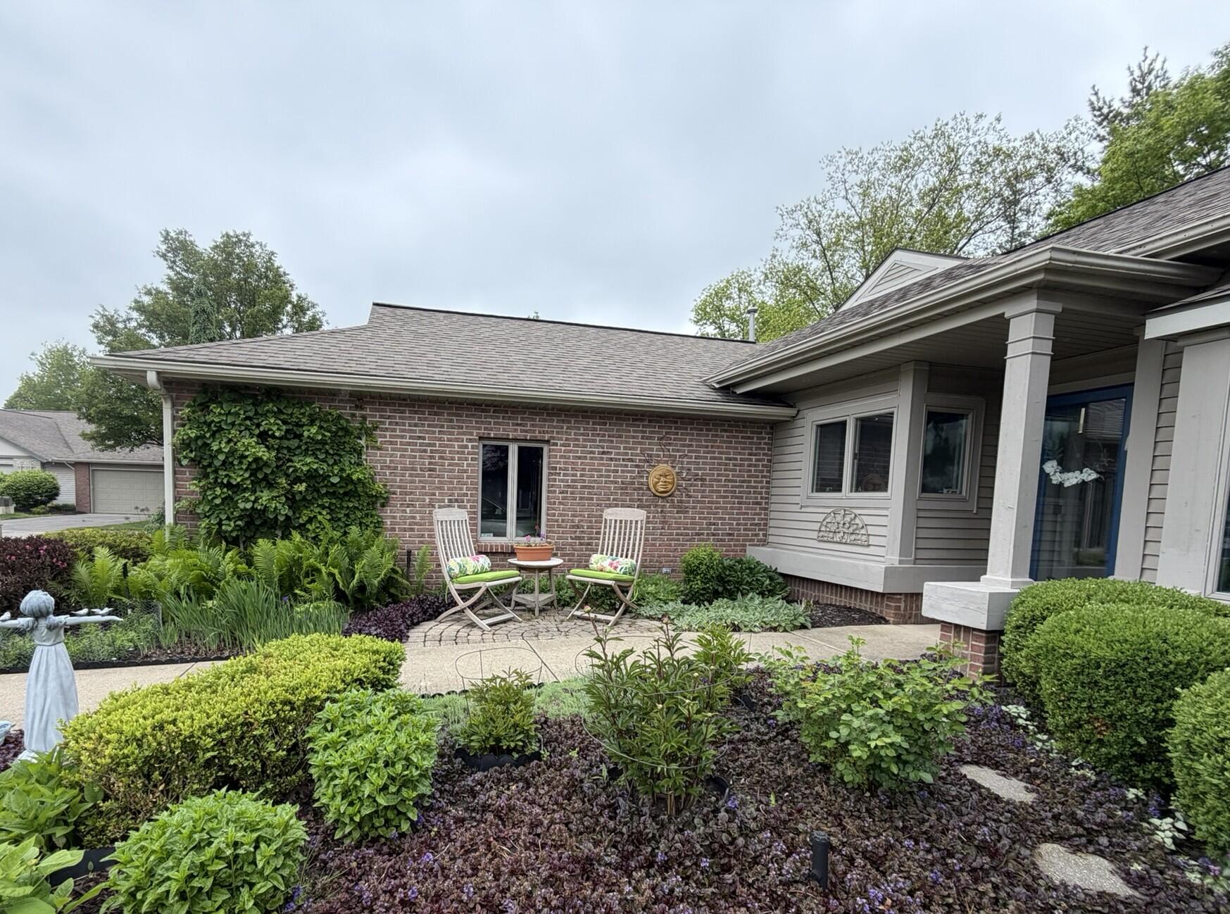 1910 Hidden Oak Court SE