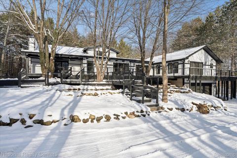 2807 Faussett Road Howell City MI 48855