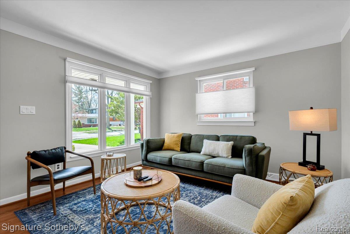 234 W La Salle Avenue