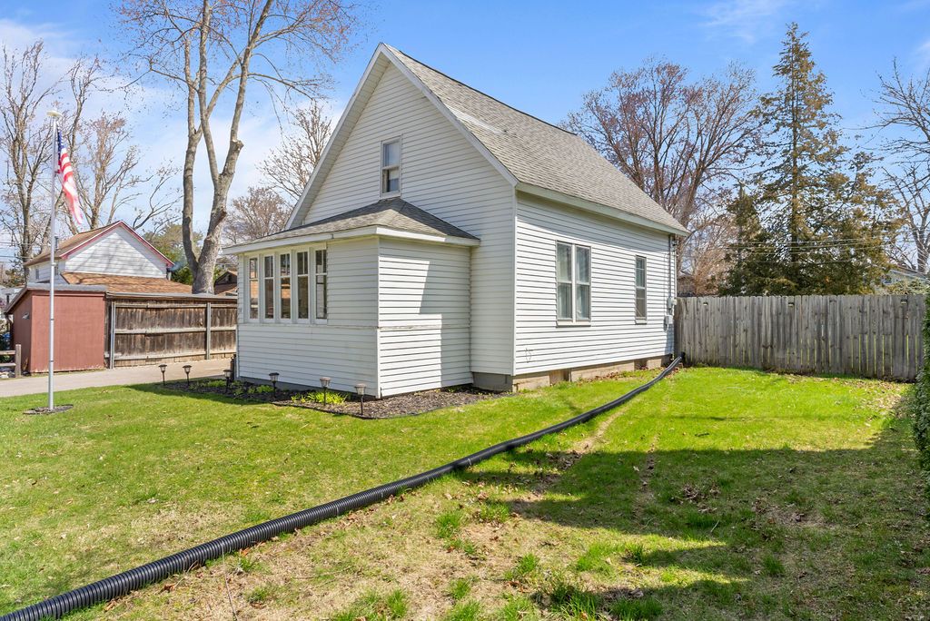209 S HOWARD