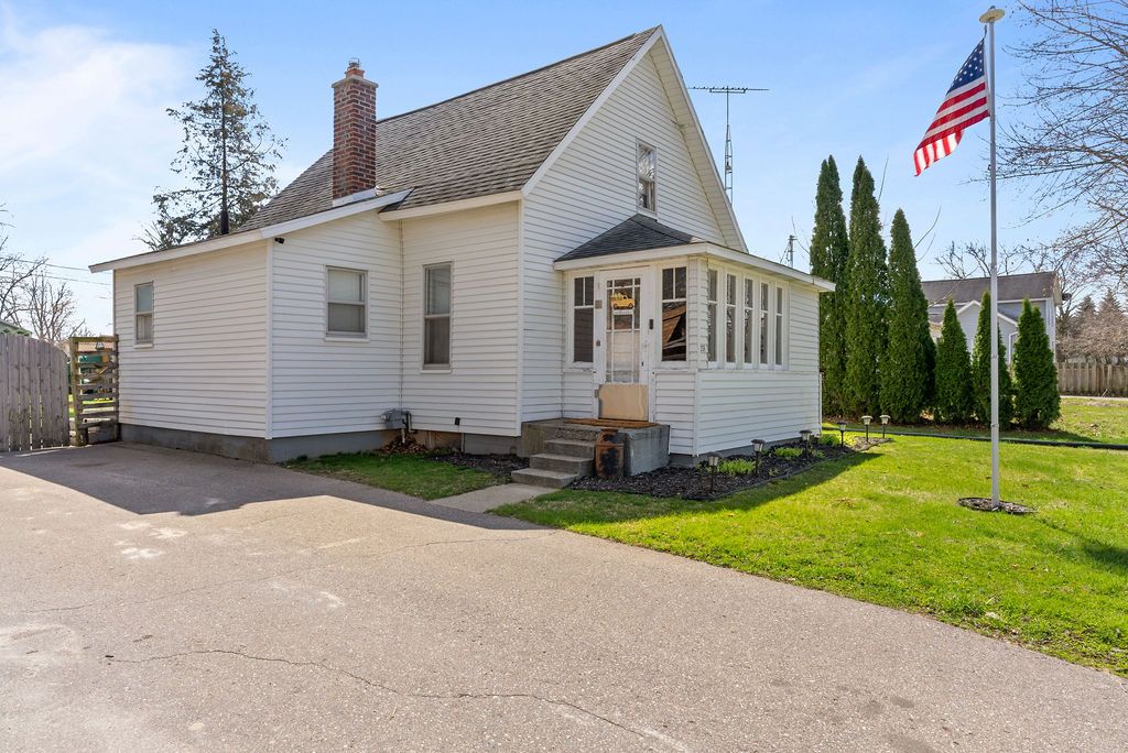 209 S HOWARD