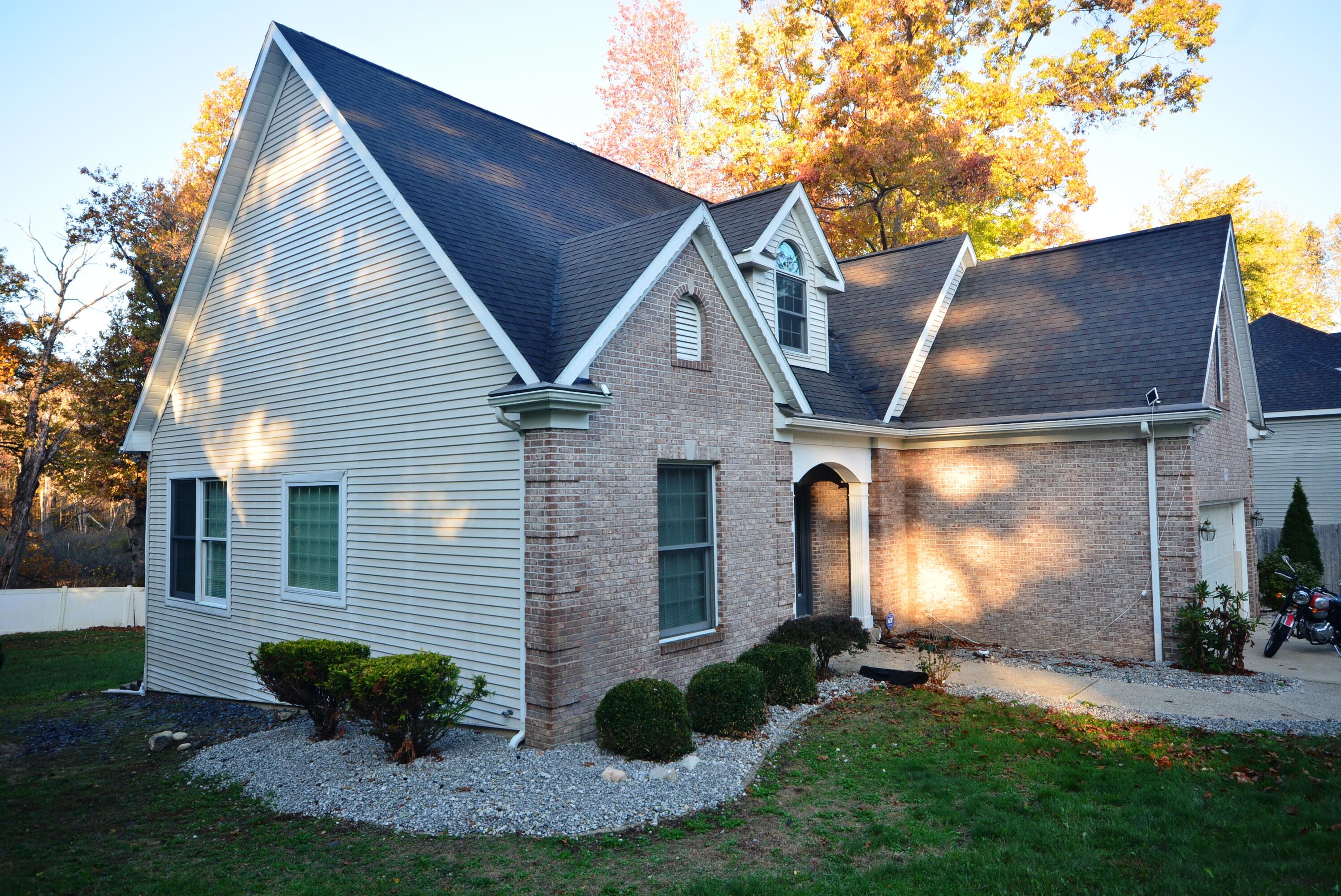 4696 Forest Creek Drive