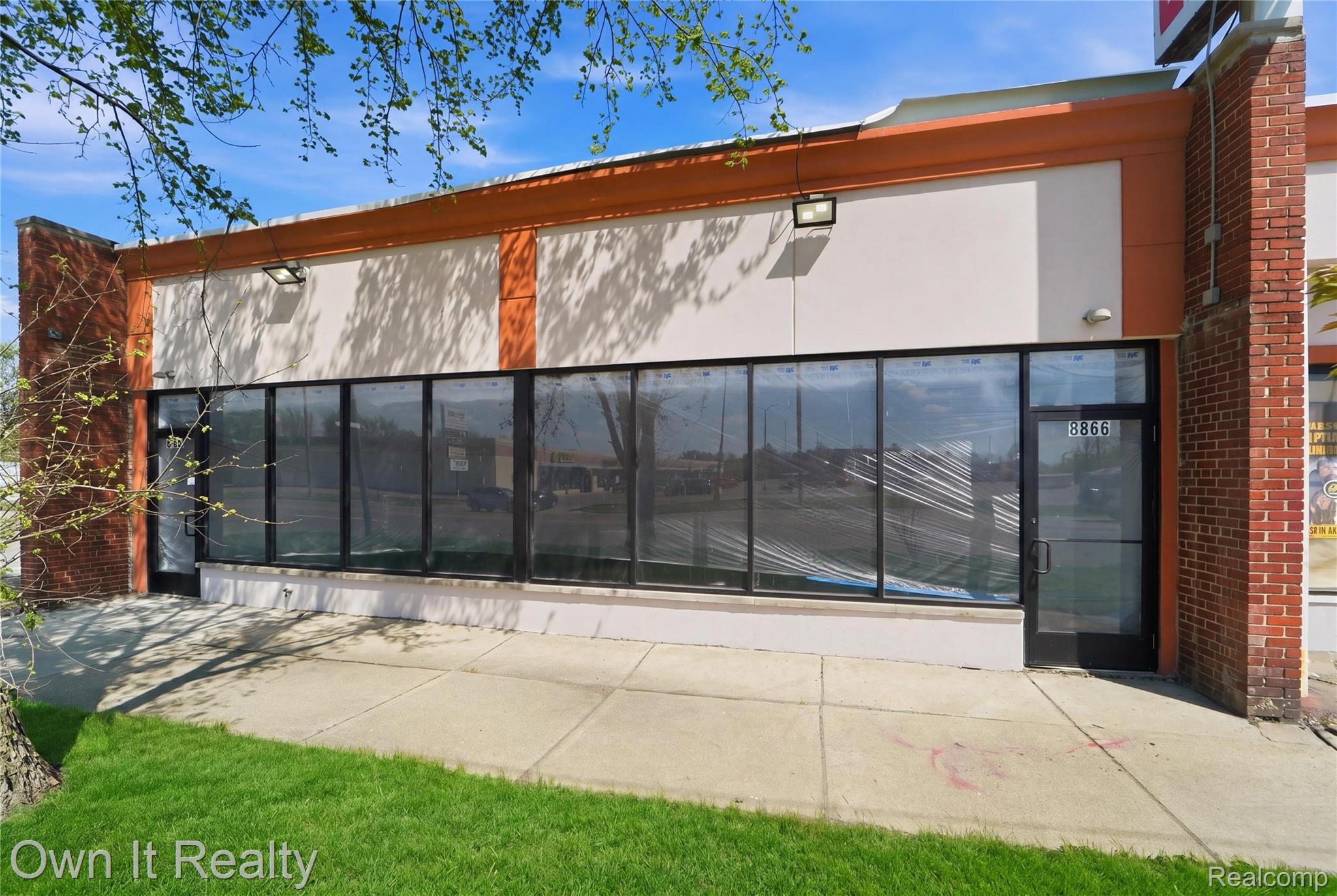 8866 Greenfield Road