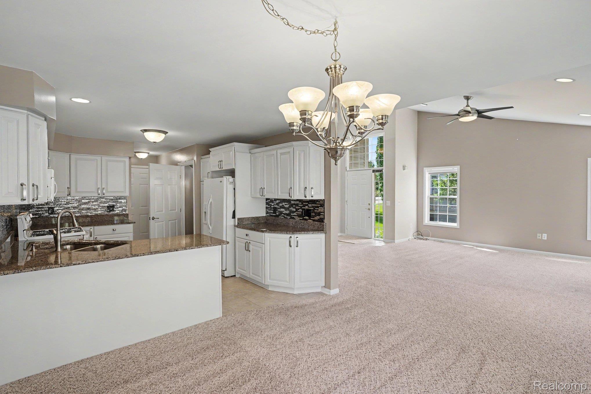 6076 Evergreen Lane
