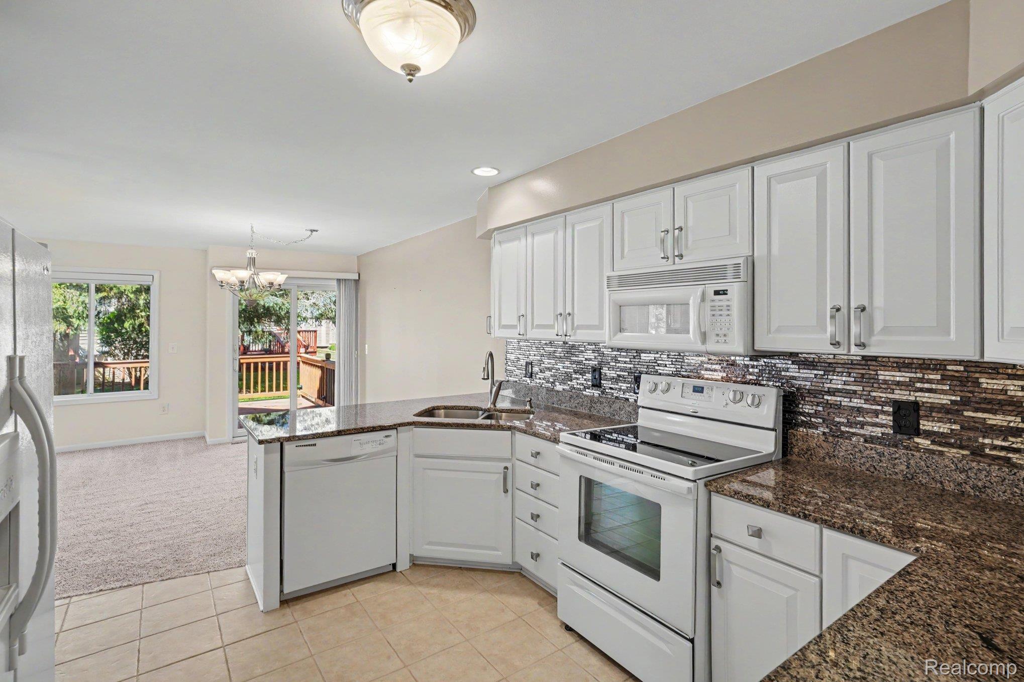 6076 Evergreen Lane
