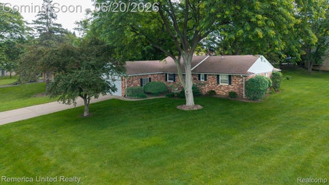 Photo of 2223 Strader Drive, West Bloomfield Charter Township, MI 48324 (MLS # 20261045995)