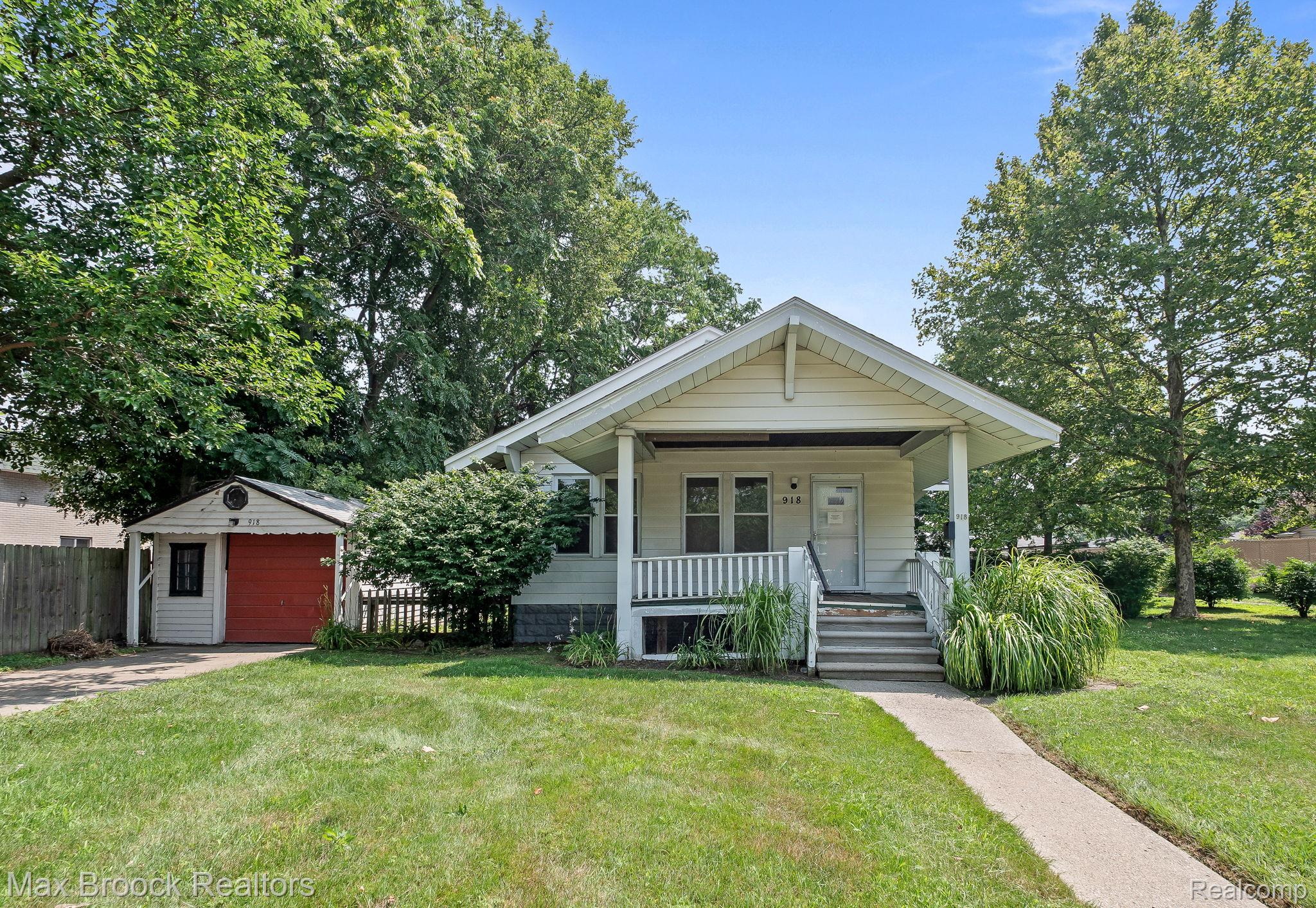 918 Saint Louis Street