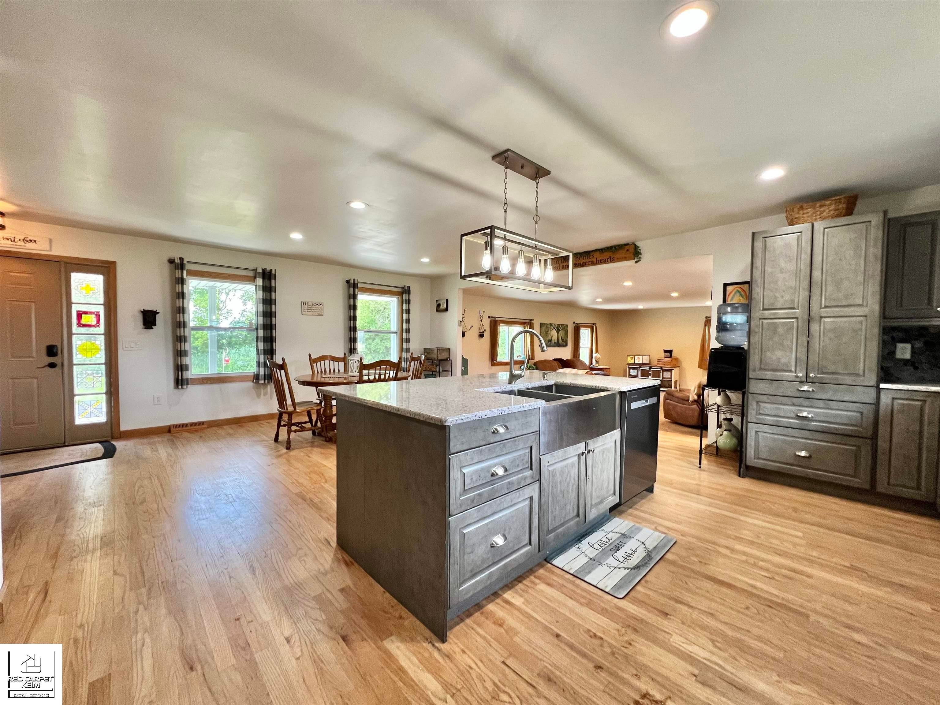 1528 Slater Road