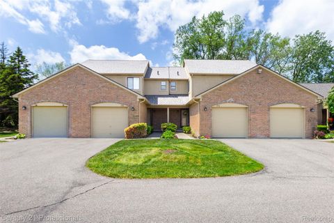 Photo of 574 Tennyson, Rochester Hills City, MI 48307 (MLS # 20261036993)