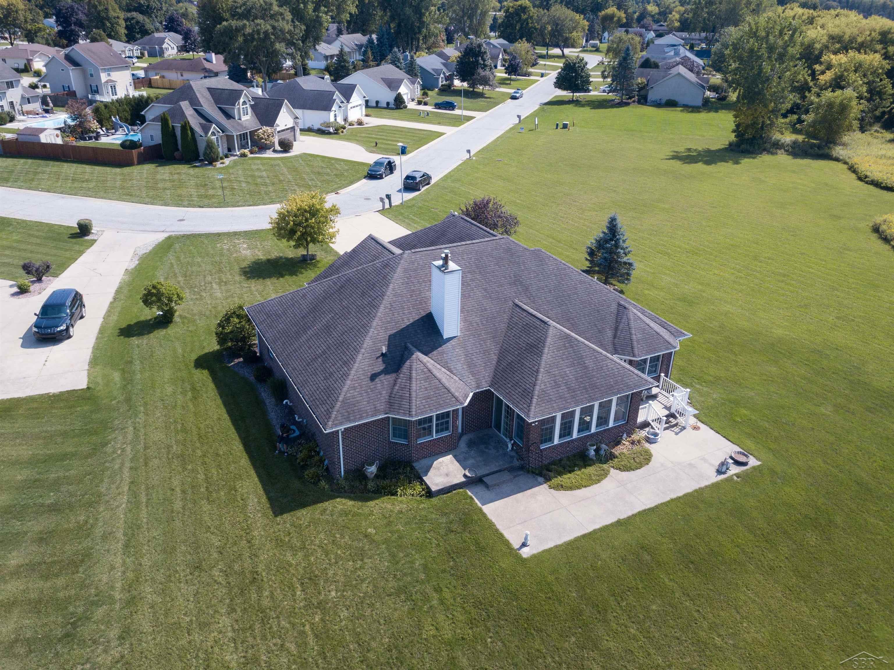 5832 N Braeburn Street