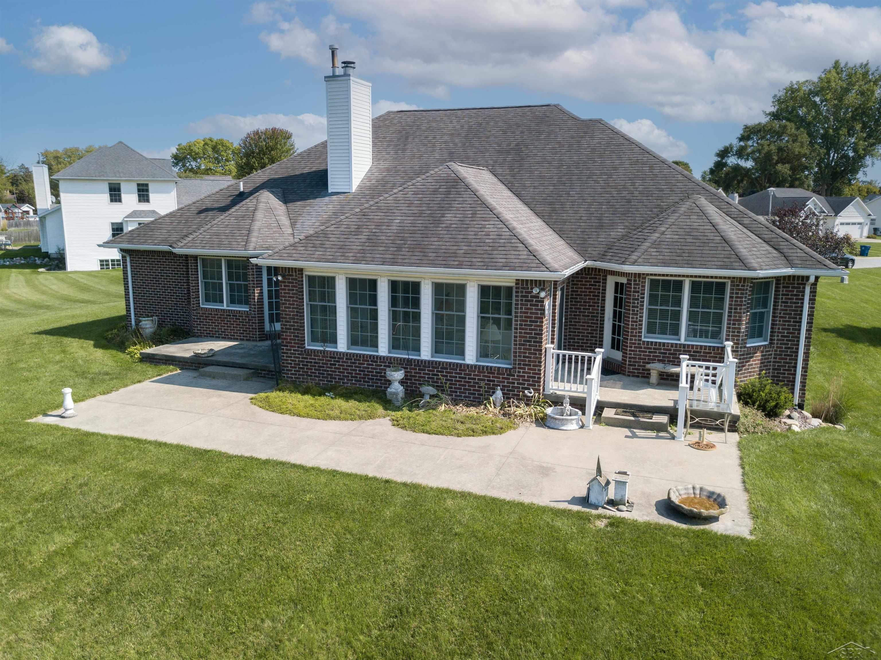 5832 N Braeburn Street