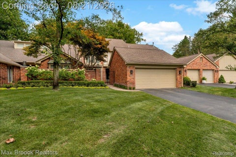 Photo of 24138 Bingham Pointe Drive, Bingham Farms Village, MI 48025 (MLS # 20261062877)