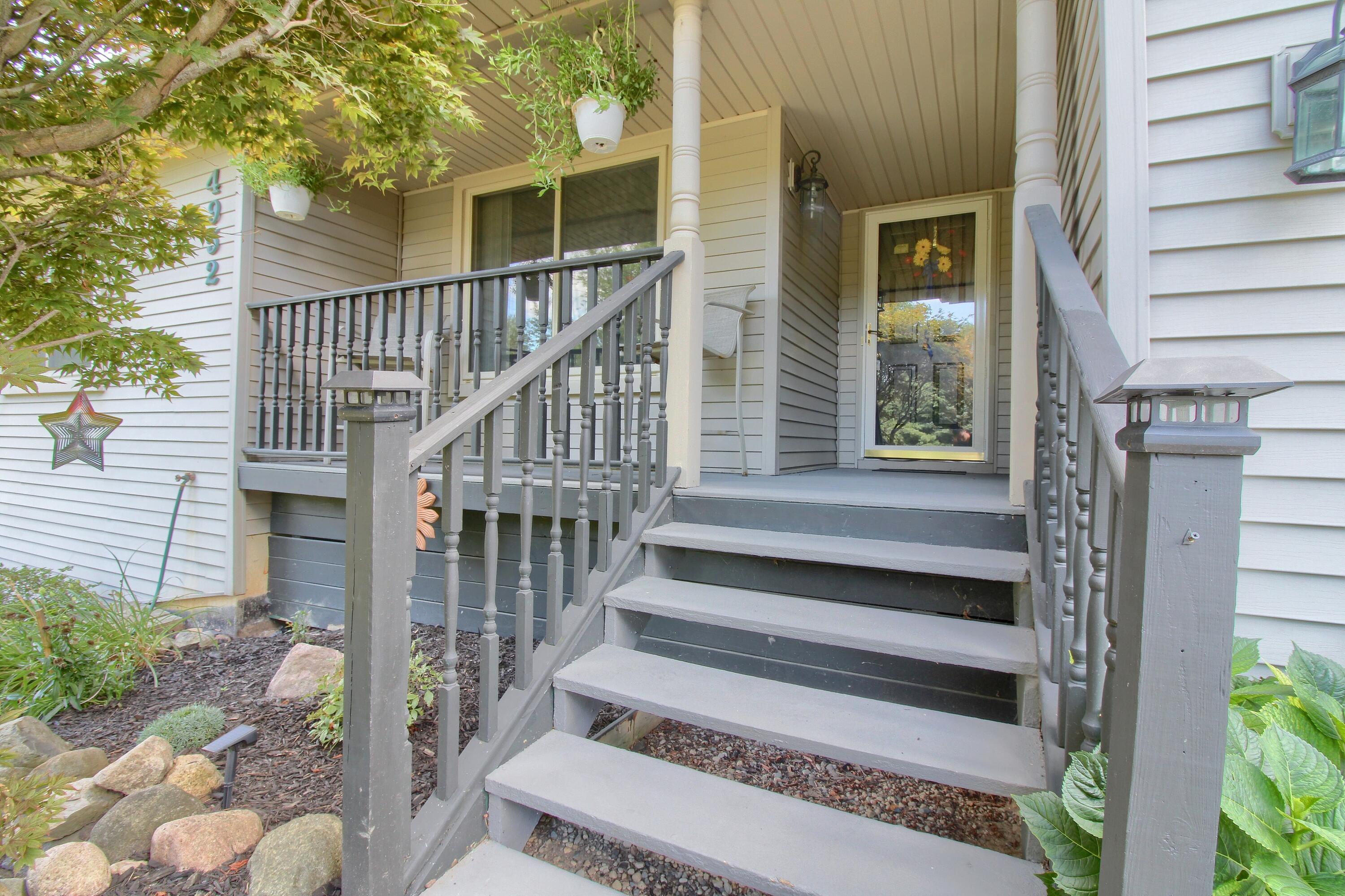 4952 Elmers Turn