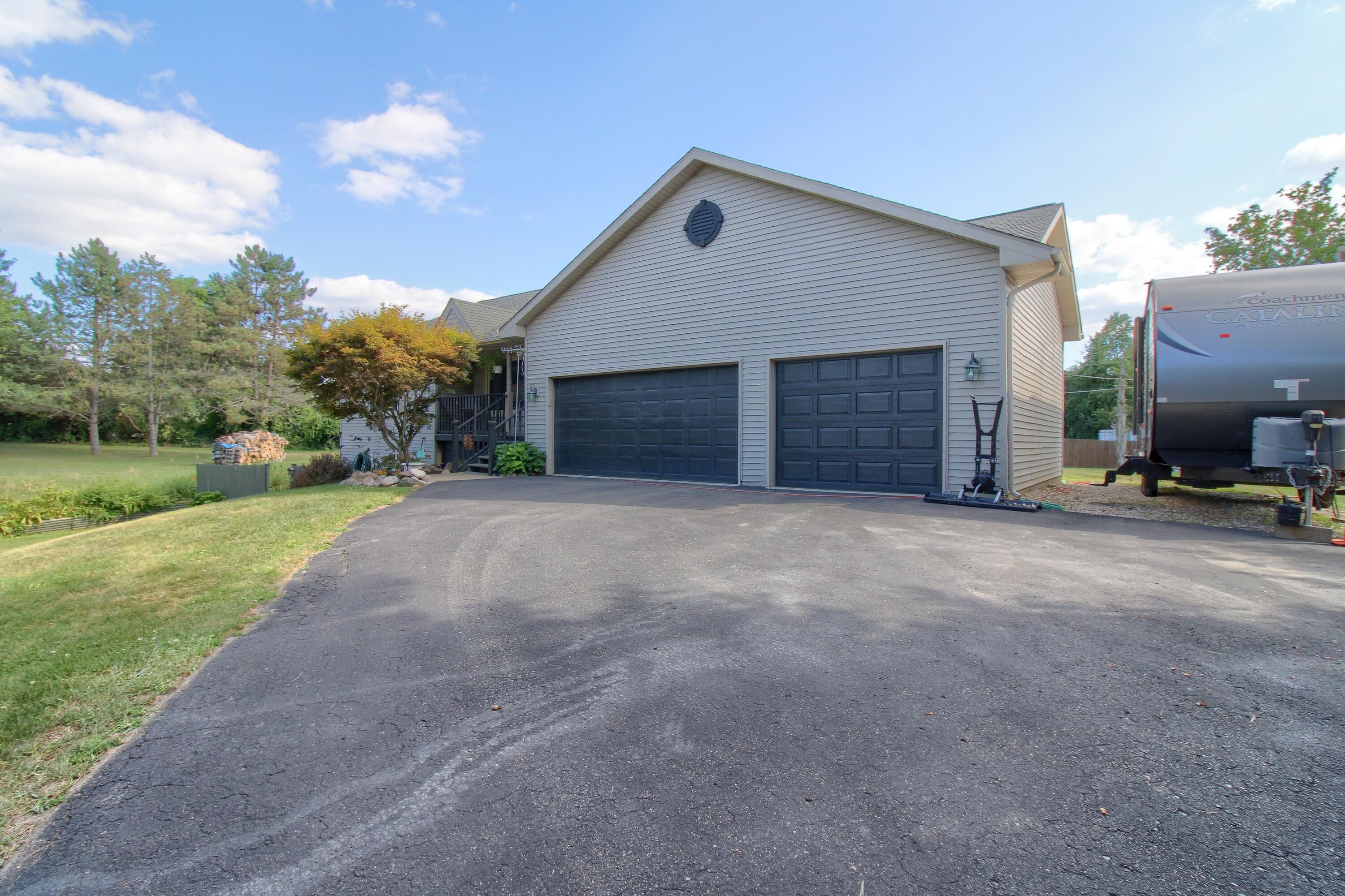 4952 Elmers Turn