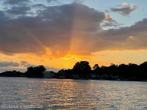 3482 Ponemah Drive Fenton City MI 48430