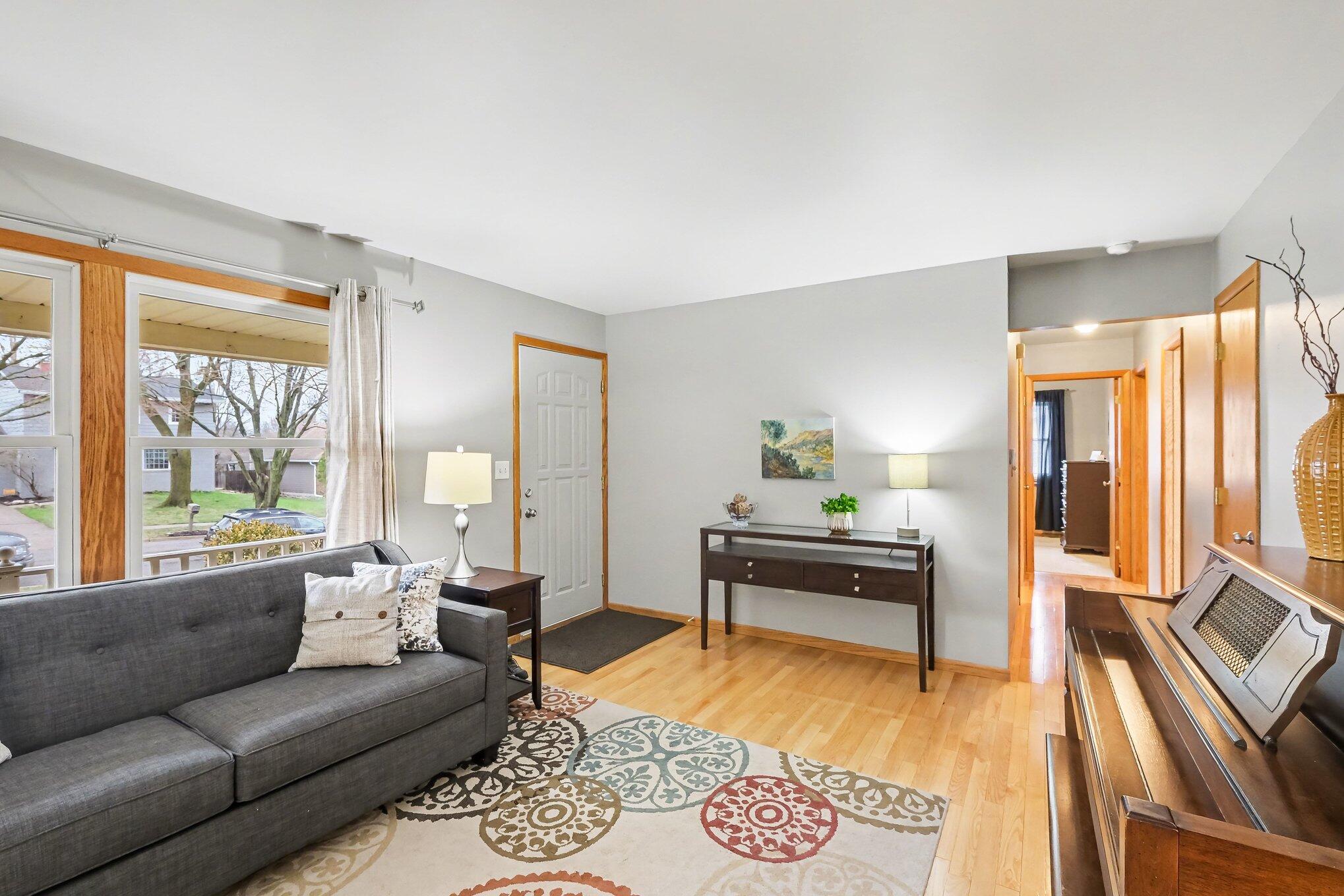 25 Gibraltar Drive NE