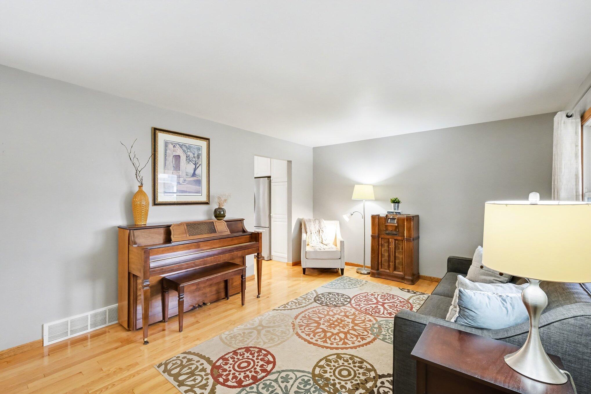 25 Gibraltar Drive NE