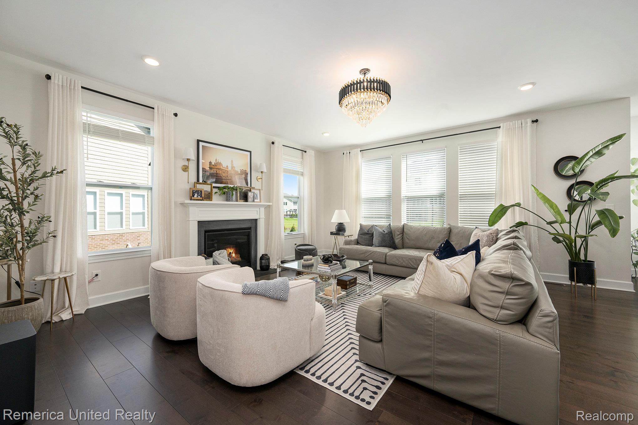 53213 Bay Laurel Lane