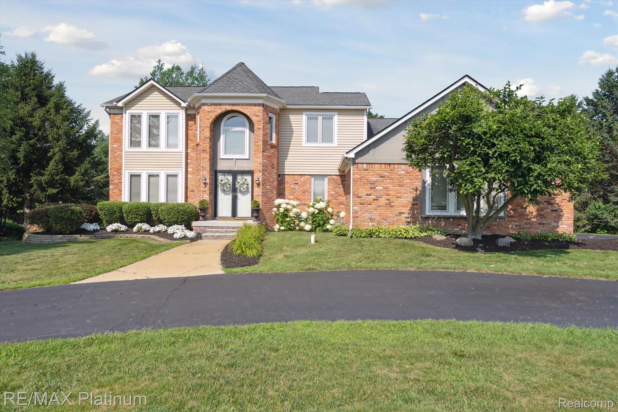 1743 W. View Trail