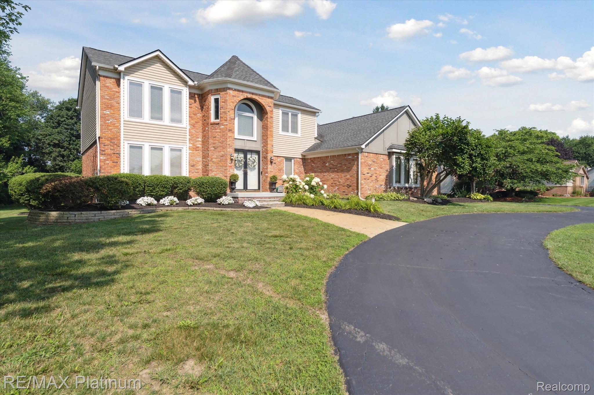 1743 W. View Trail