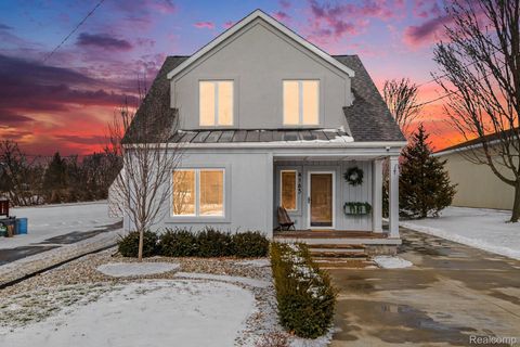 4163 E Maple Avenue Grand Blanc City MI 48439