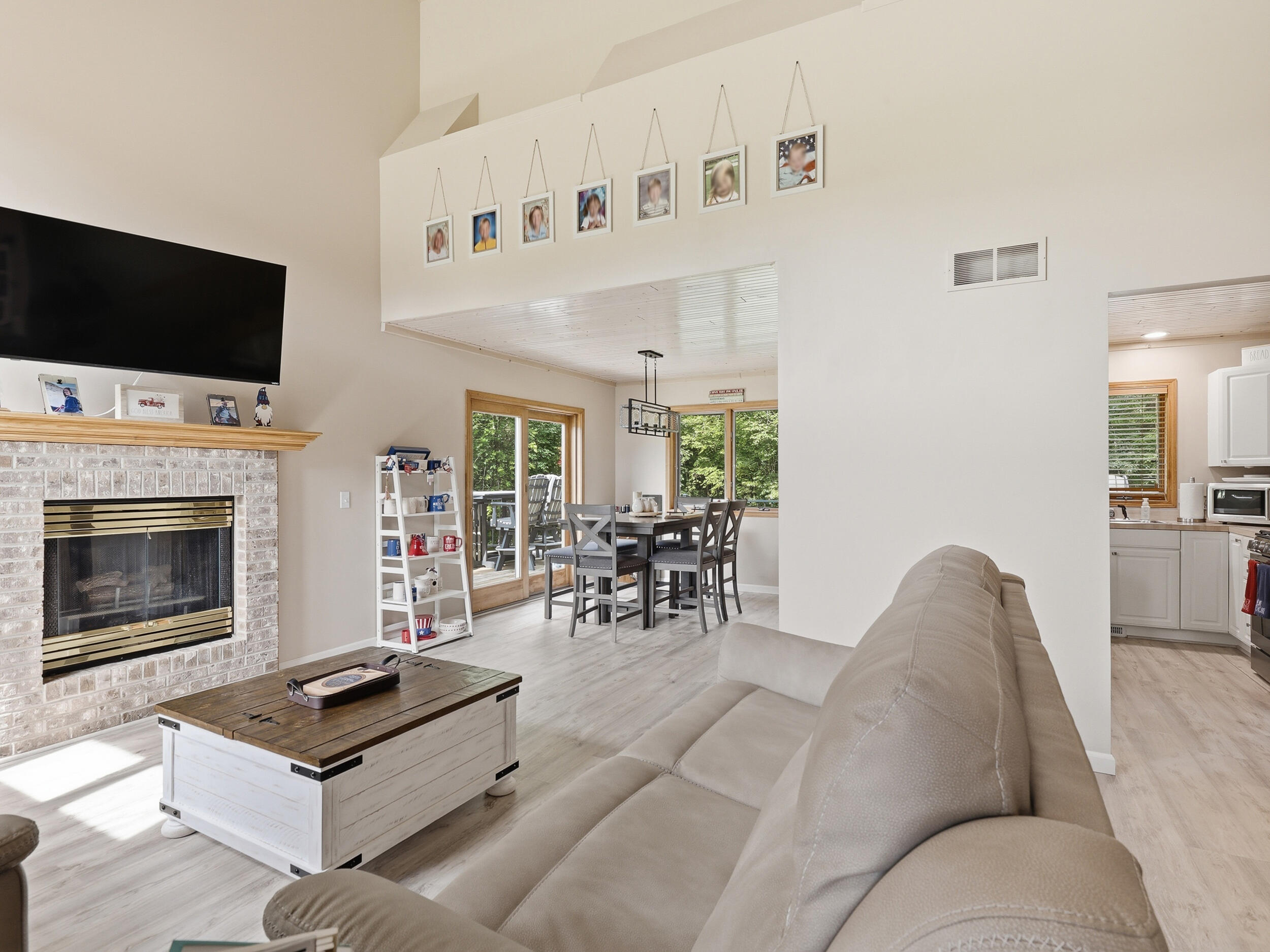 9551 Clubhouse Drive W