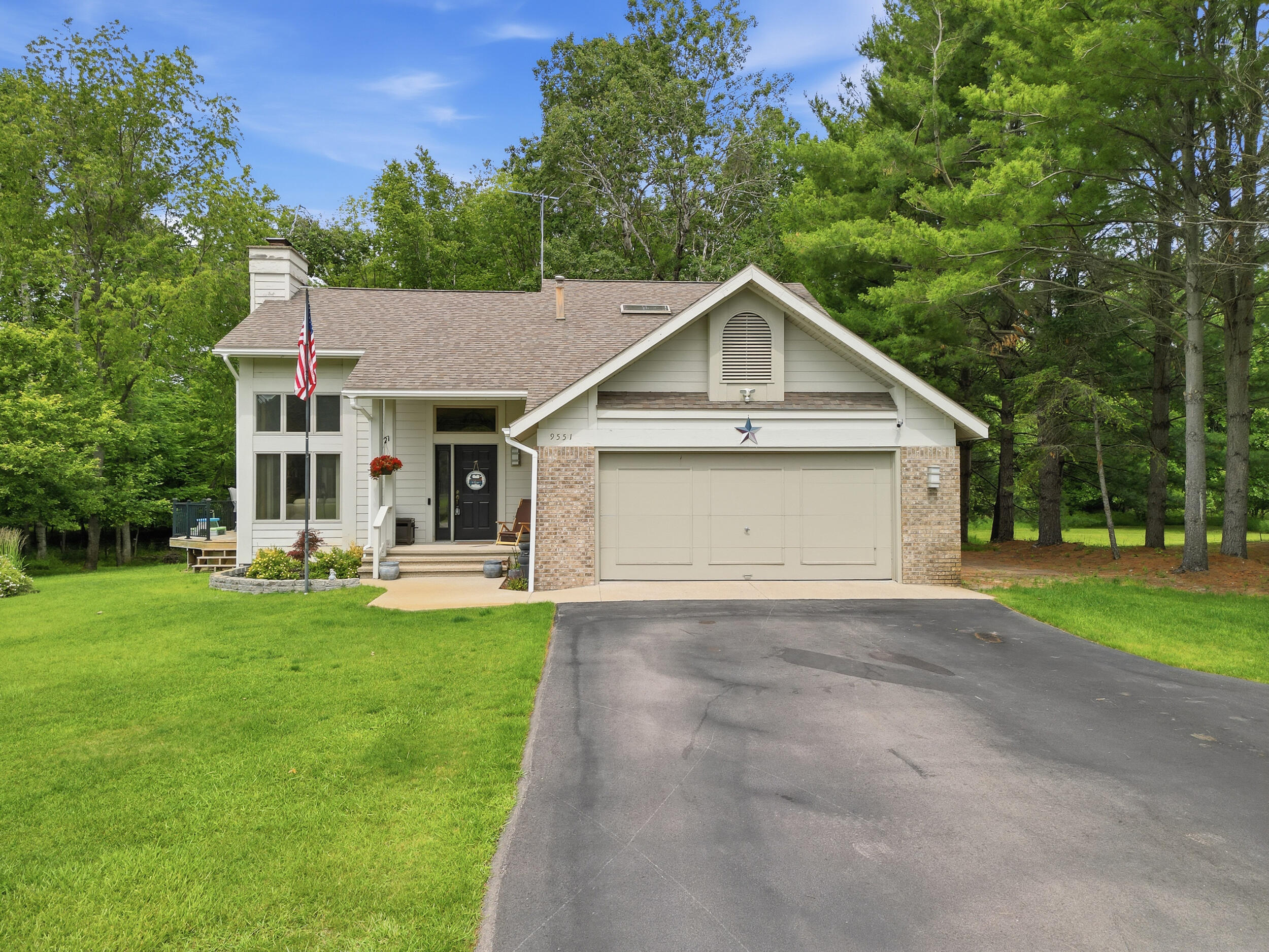 9551 Clubhouse Drive W