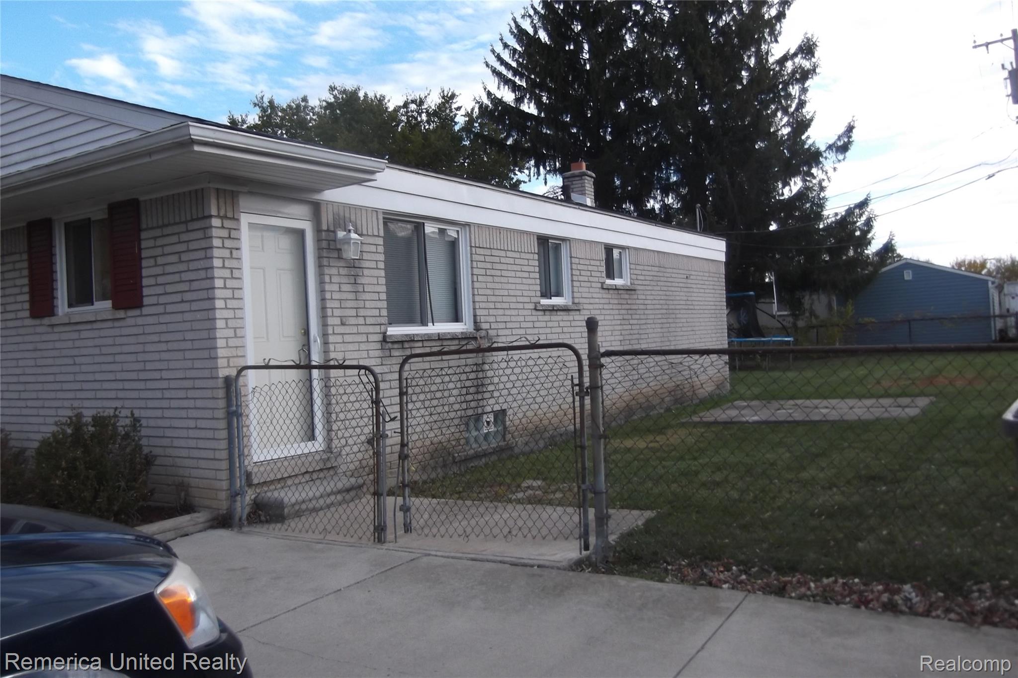 29221 Barrington Street