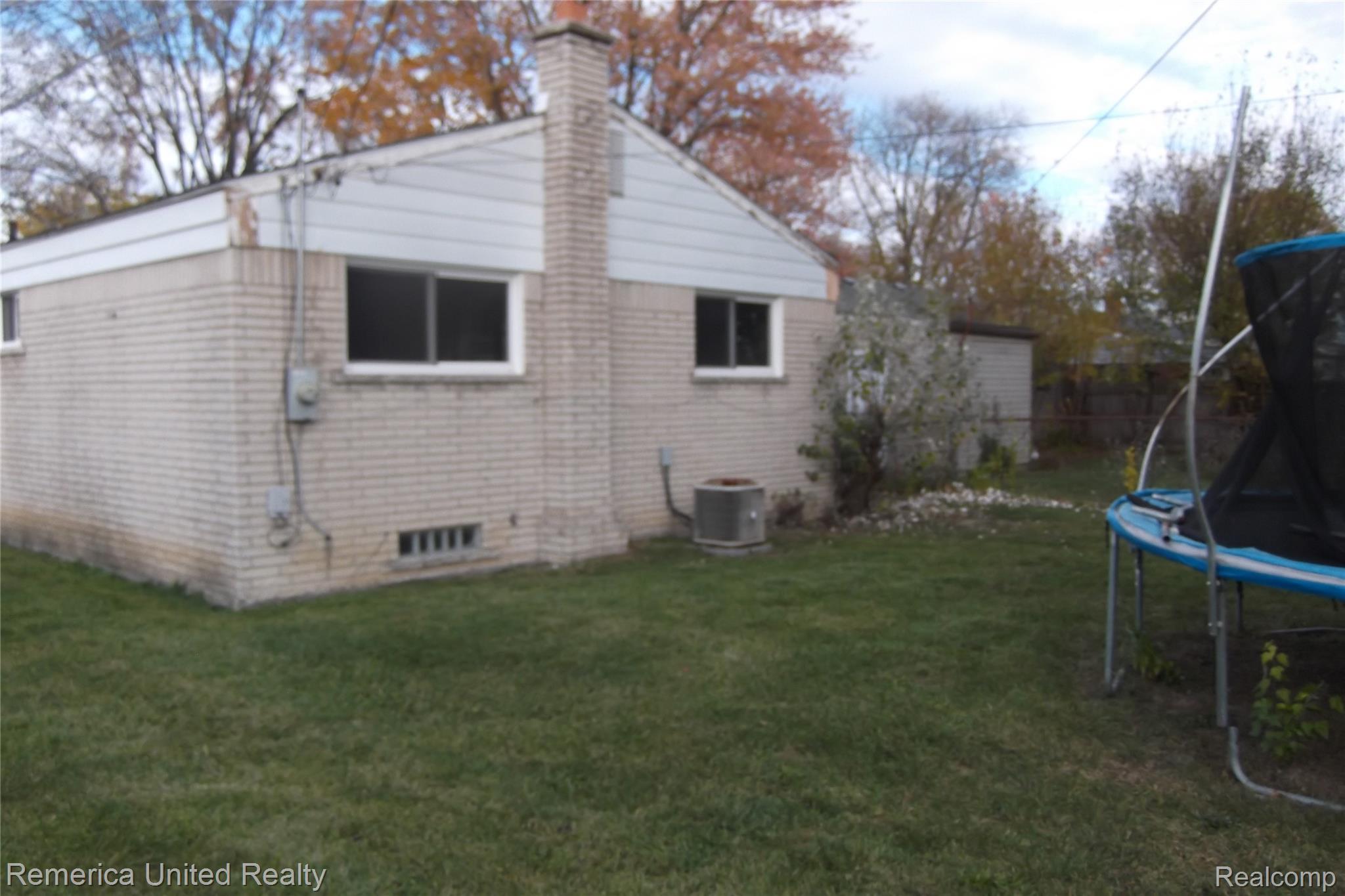 29221 Barrington Street