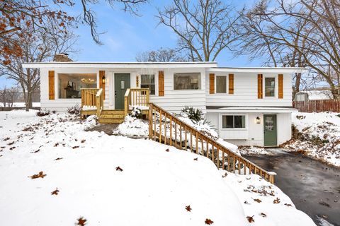 2621 Poe Avenue SW Wyoming City MI 49509