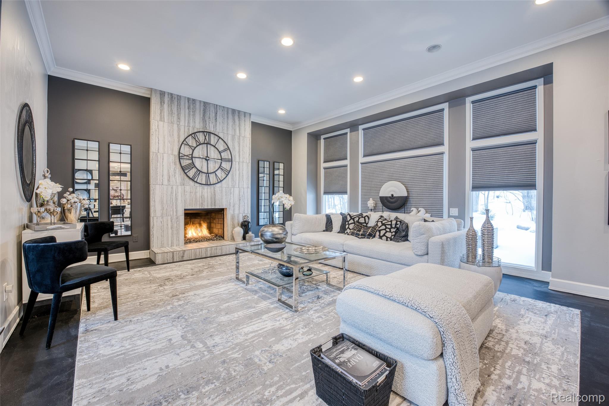 5292 Pond Bluff Drive