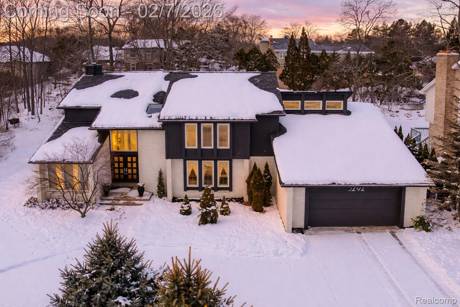 5292 Pond Bluff Drive