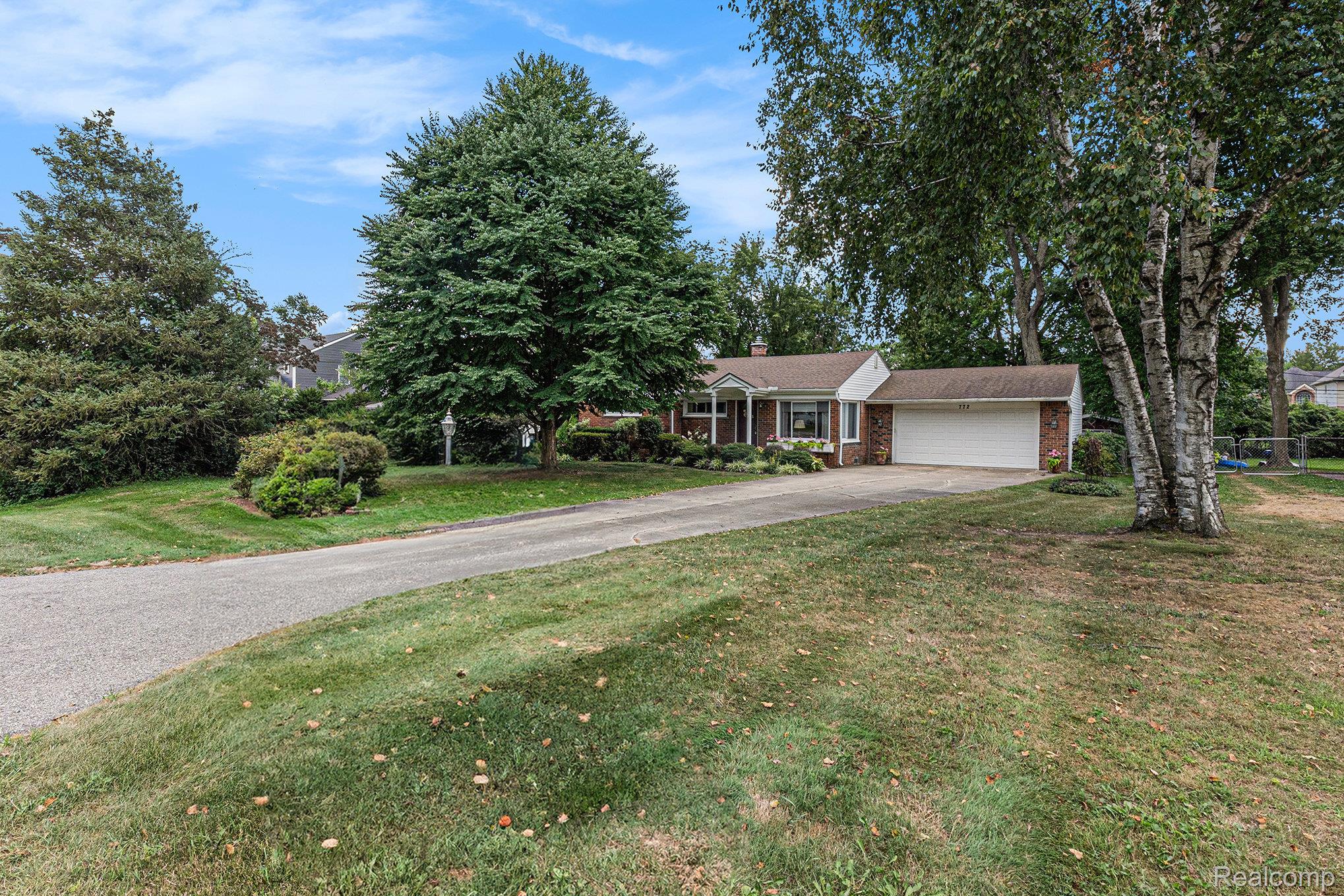 Troy City, Michigan 48085, United States, 3 Bedrooms Bedrooms, ,1 BathroomBathrooms,Residential,Active,191942