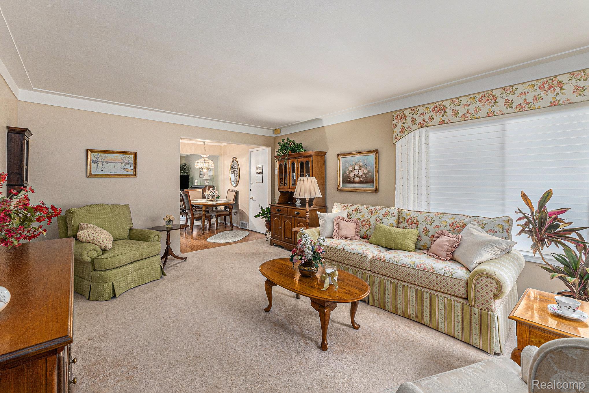 Troy City, Michigan 48085, United States, 3 Bedrooms Bedrooms, ,1 BathroomBathrooms,Residential,Active,191942