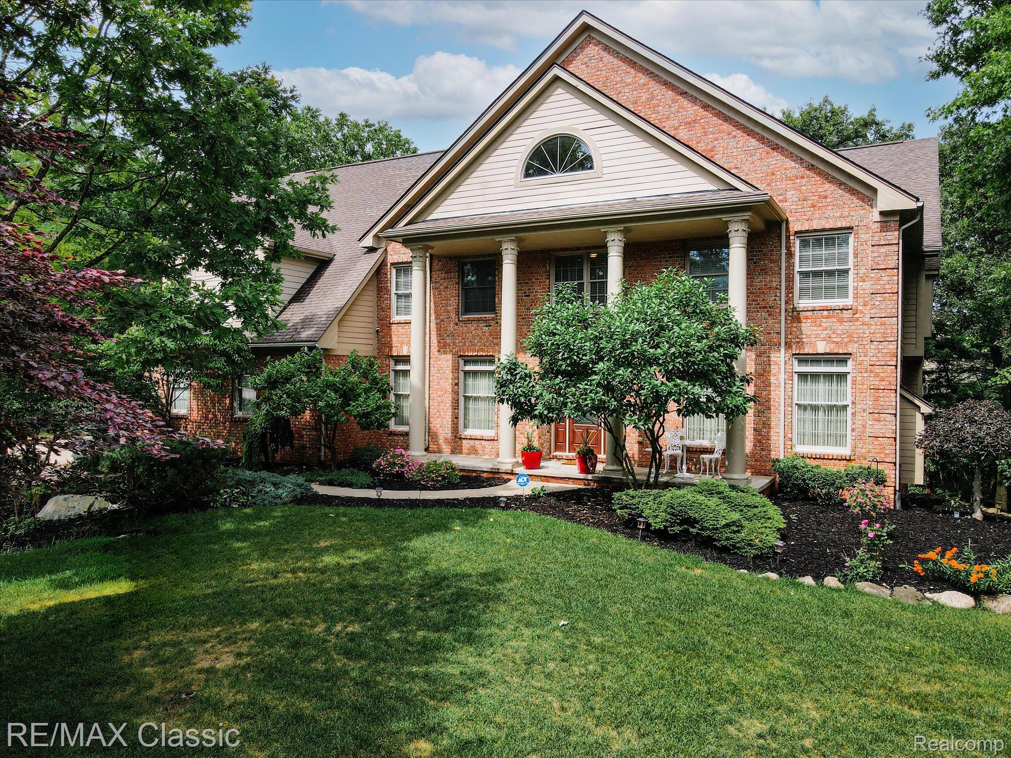 1562 Eagle Trail