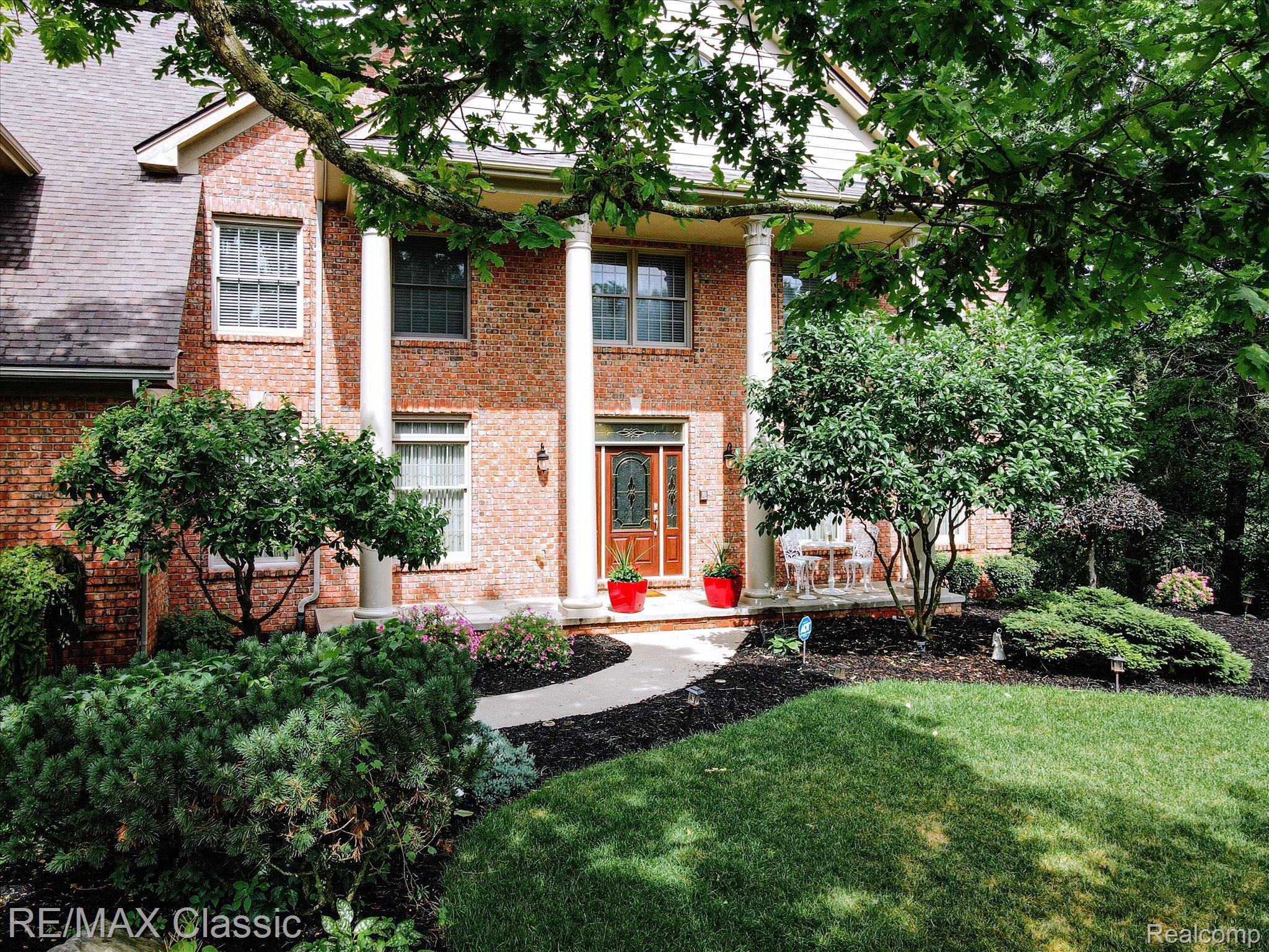 1562 Eagle Trail