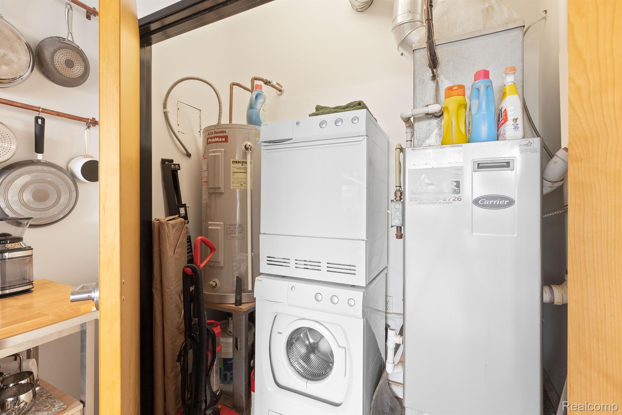 Detroit, Michigan 48201, United States, 1 Bedroom Bedrooms, ,1 BathroomBathrooms,Residential,Pending,74070