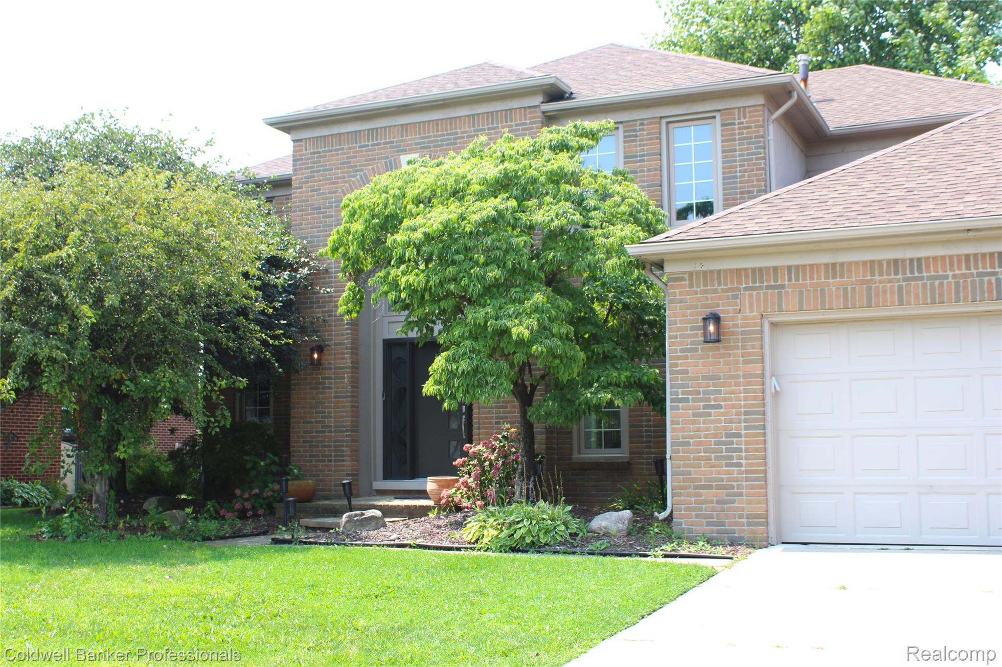 48711 Cross Creek Drive