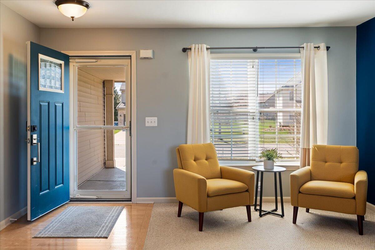 8302 N Warwick Court